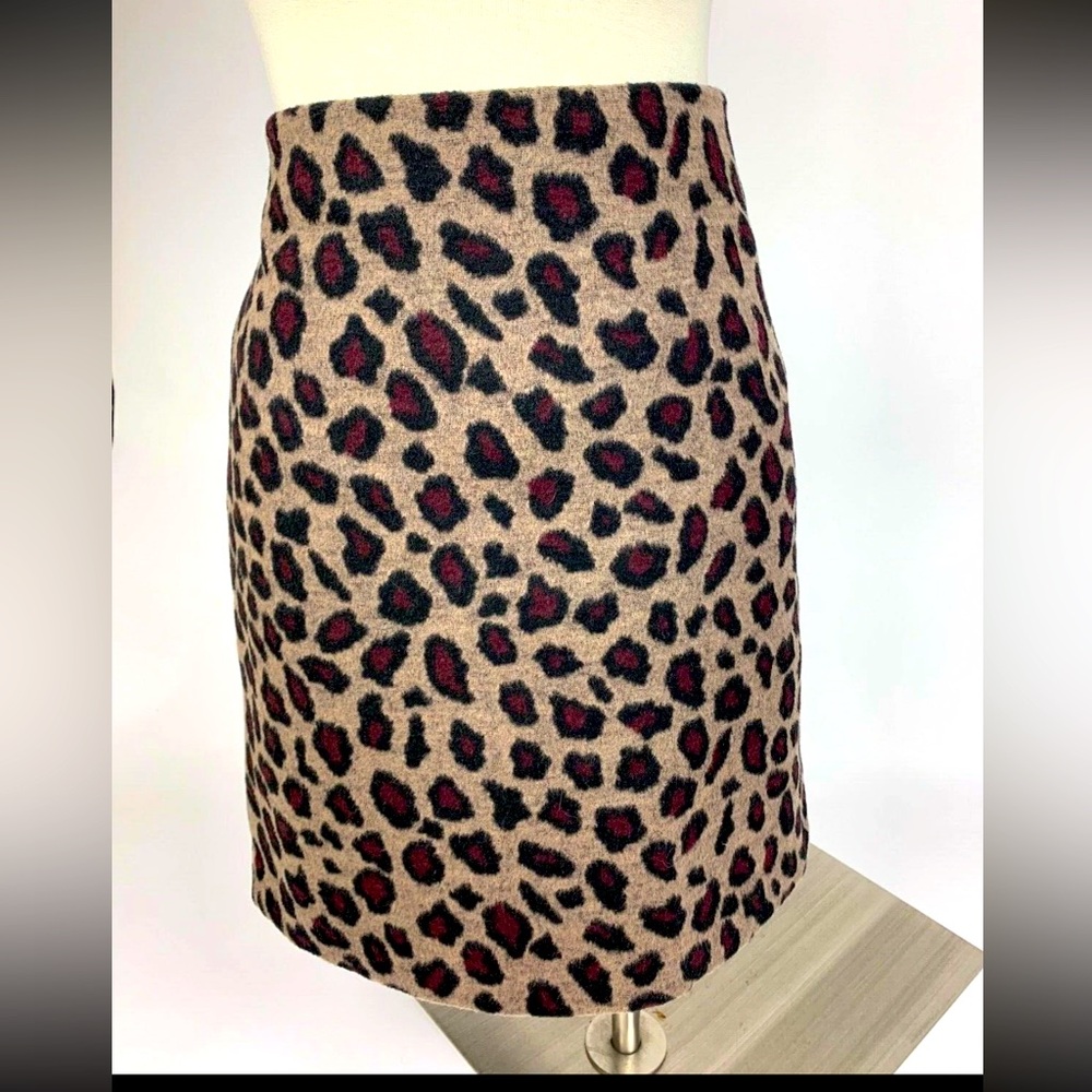 Ann Taylor Leopard Print Mini Teddy Skirt size 8 petite Glamour Baddie